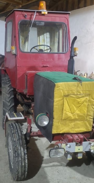 Продам трактор  Т-25