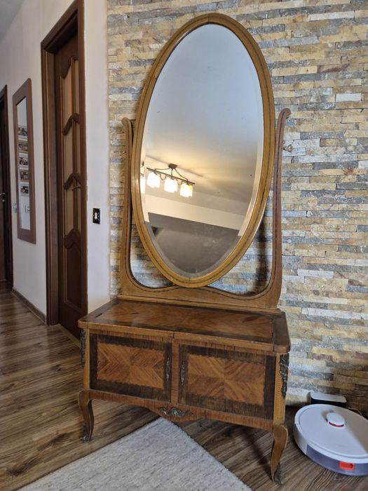 Masa de toaleta din lemn cu oglinda reglabila