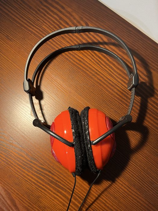 Продам наушники Ducati. Цена: 2000 тг.