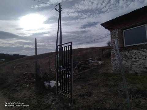 Имот с потенциал в живописното село Росоман