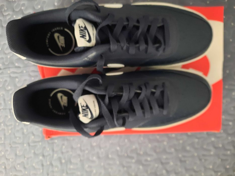 NIKE court vision кожени маратонки