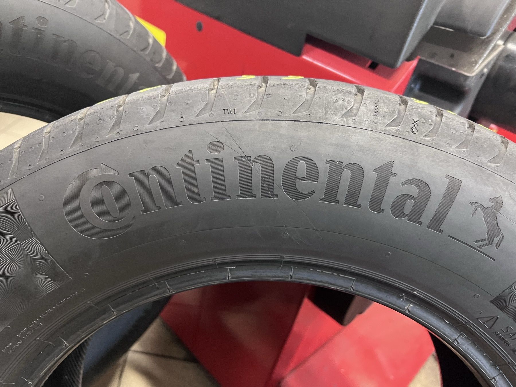 Летни гуми 215/65 R16 Continental Premium Contact 6