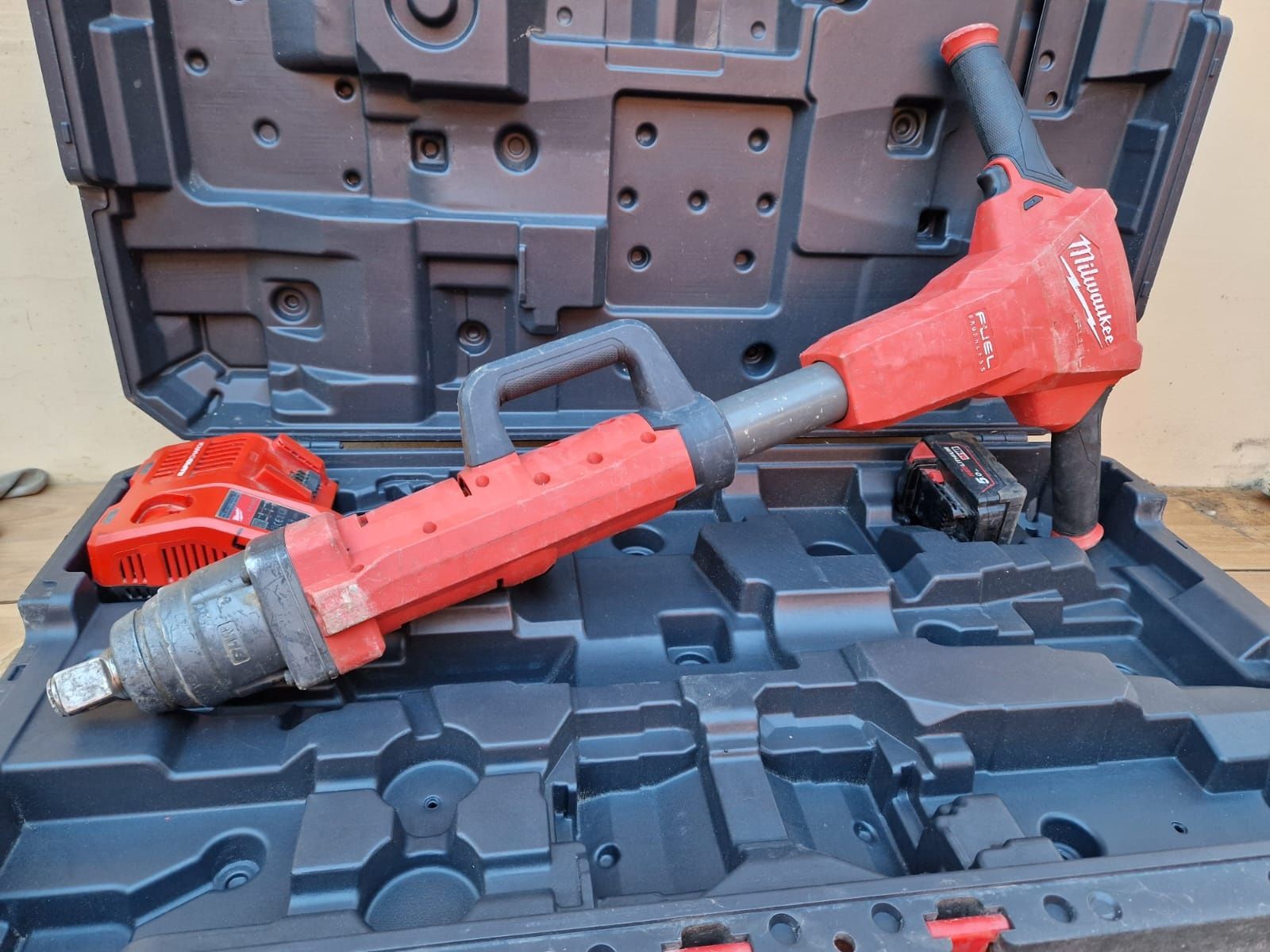Mașină de însurubat cu impact Milwaukee M18  FHIWF1R