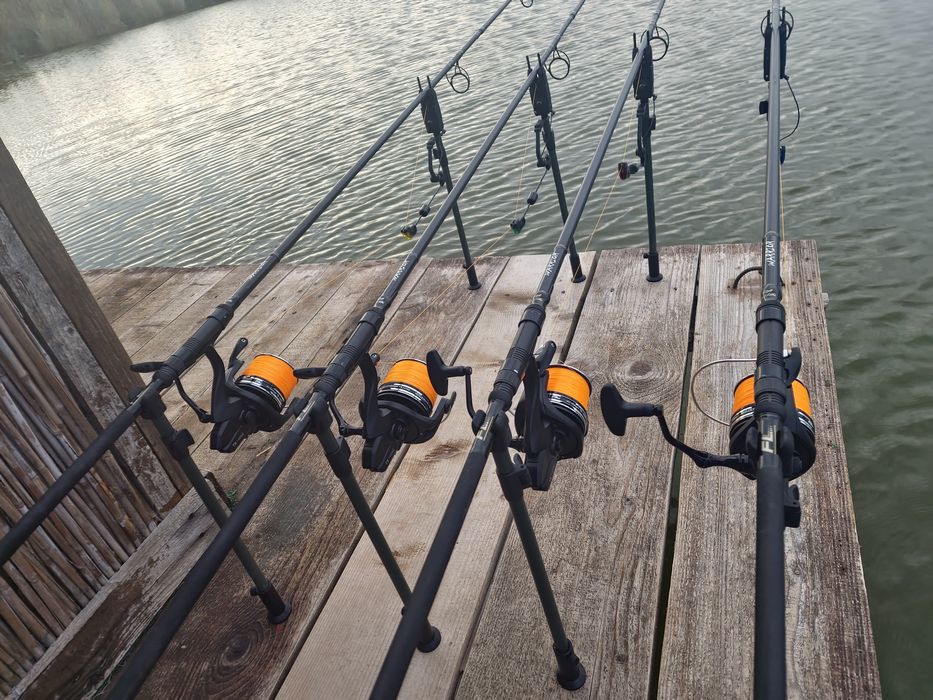 Vând 4 mulinete Fl Strategist Tx 14000 Black