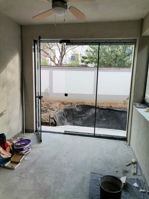 Comercializare și montaj închideri terase balcoane foisoare cu sticlă