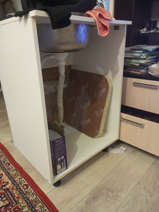 Мойка кухонная в хорошем состоянии