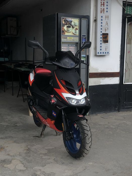 Продавам Априлия ср 50