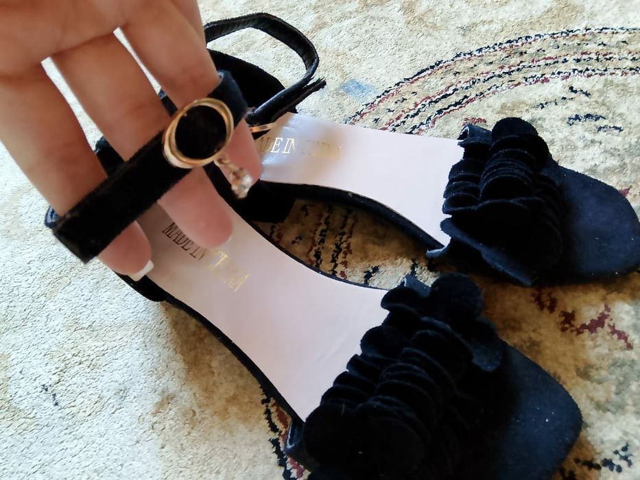 Продам туфельки для девочки