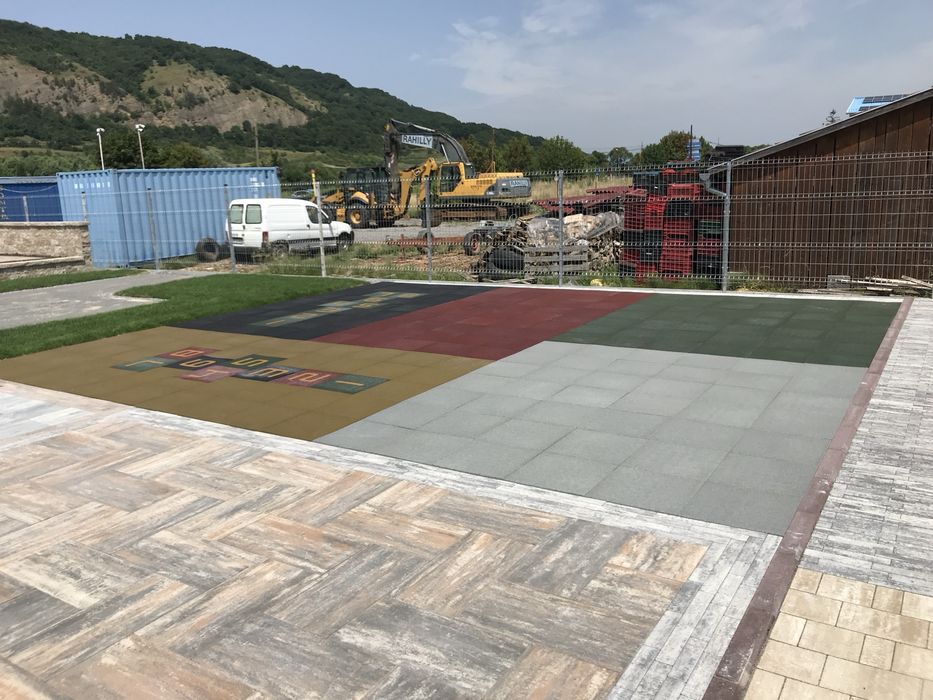 PRODUCATOR dale pavaj bordura puzzle tartan granule cauciuc SBR EPDM