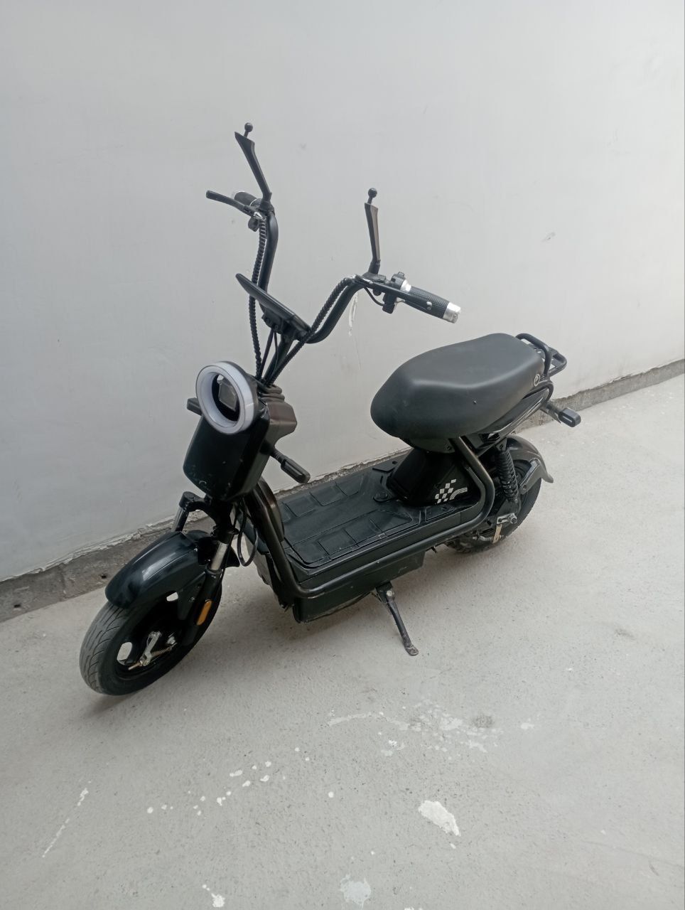 Elektroniy skuter