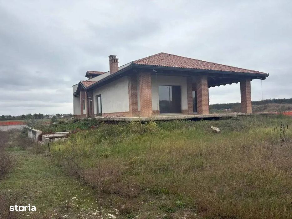Casa Superba Nefinalizata | 600 m Utili | 2500 m Teren | Padure 100 m