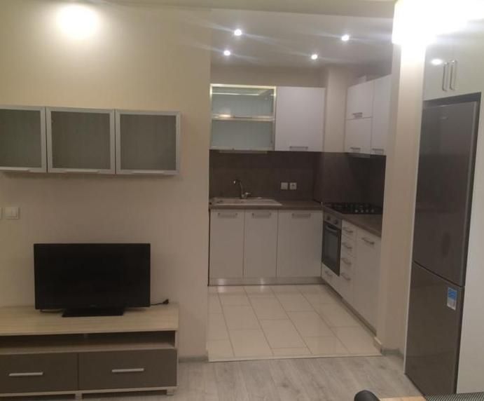 Дава се под наем Двустаен апартамент в Пловдив, Кършияка - 78 кв.м за 550 € - Снимка #3