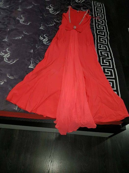 Рокля цвят корал