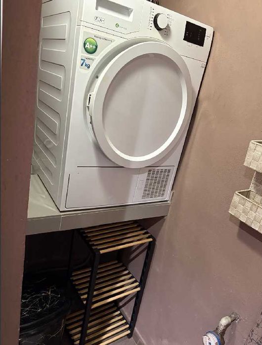 Дава се под наем Тристаен апартамент в София, Зона Б-18 - 75 кв.м за 560 € - Снимка #2