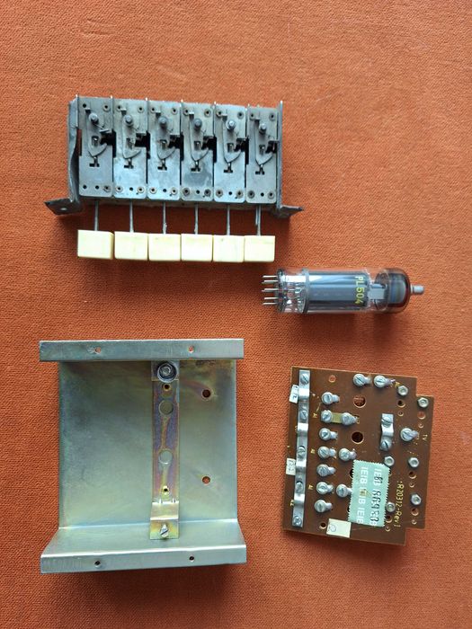 Componente radio pe lampi vechi