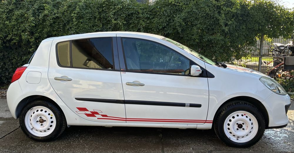 Renault Clio Automat , km 100% reali 89.000 km , tehnic impecabil.