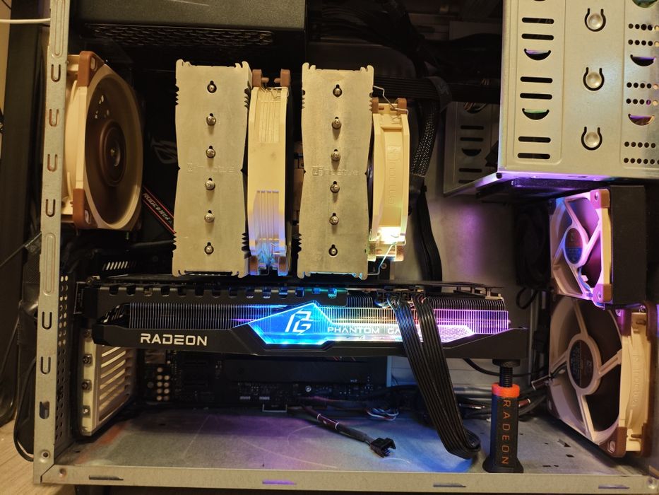 ASRock Phantom Gaming AMD Radeon RX 7700 XT – 12GB GDDR6 (OC Edition)