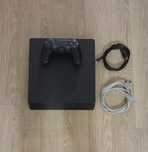 Playstation 4 с оригинален контролер и кабели