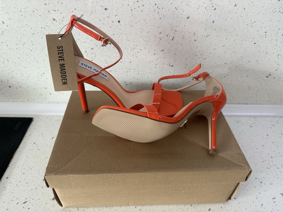 Сандали на ток Steve Maden