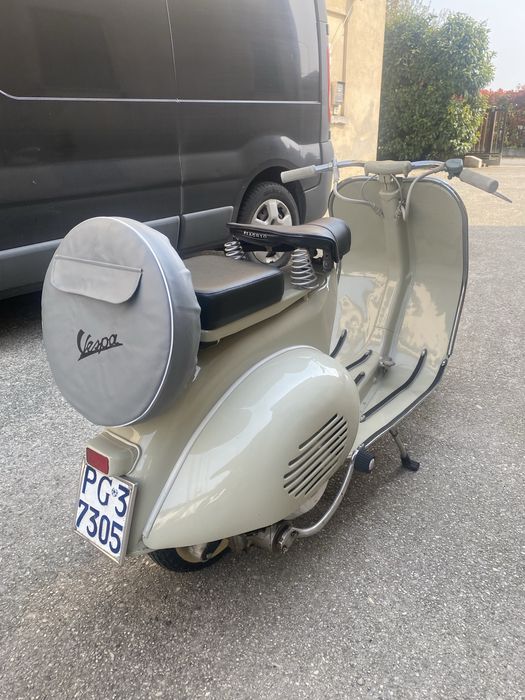 Piaggio Vespa 125 ( Faro basso ) de colectie