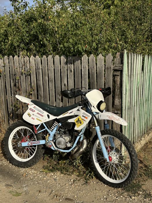 De vanzare cross
