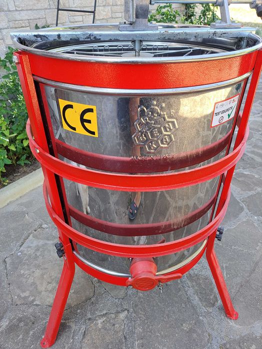 Центрофуга за мед