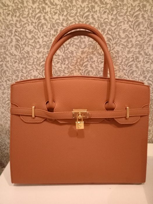 Продаю сумку тоут