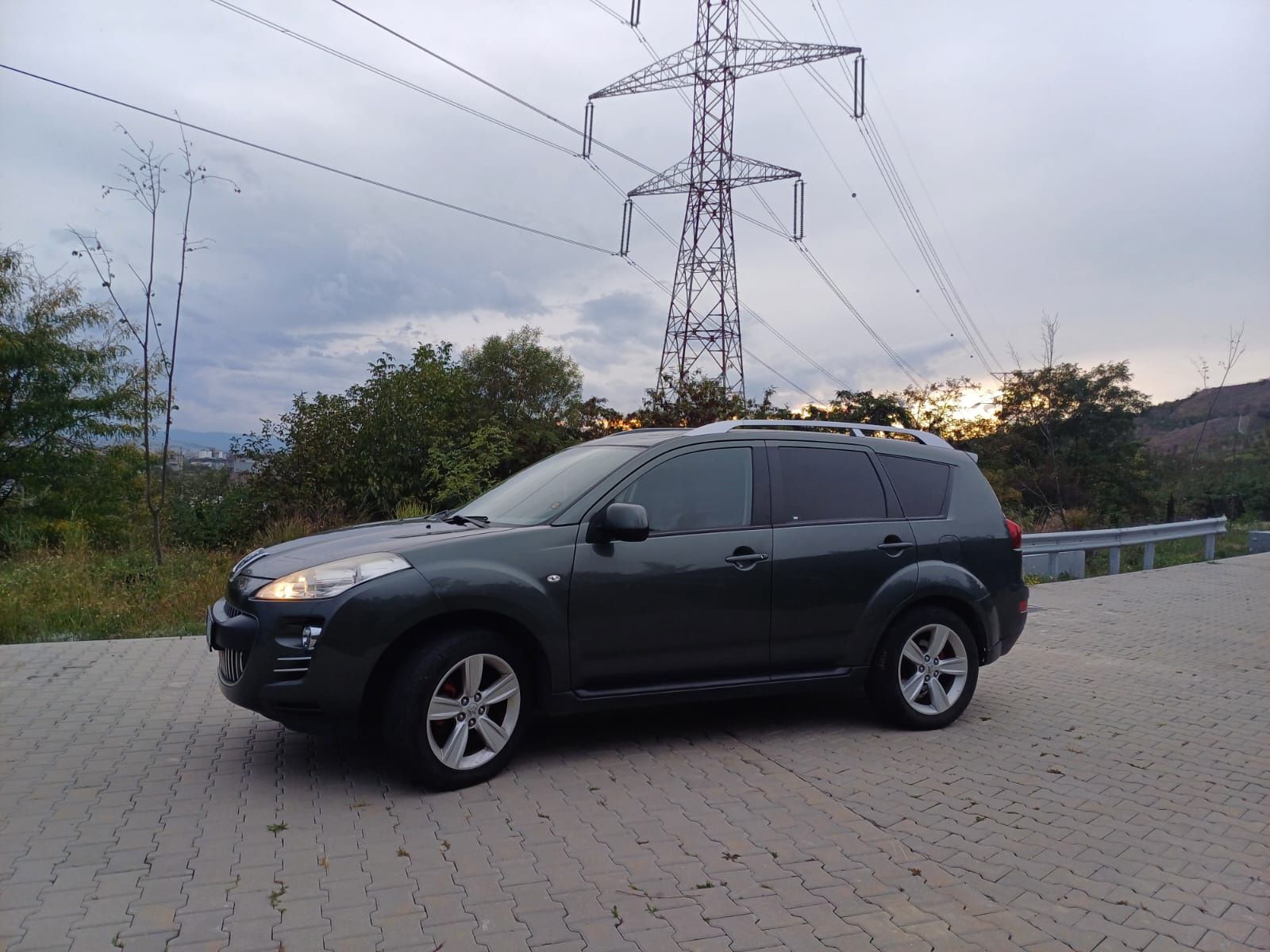 Vând Peugeot 4007, 4x4, 7 locuri