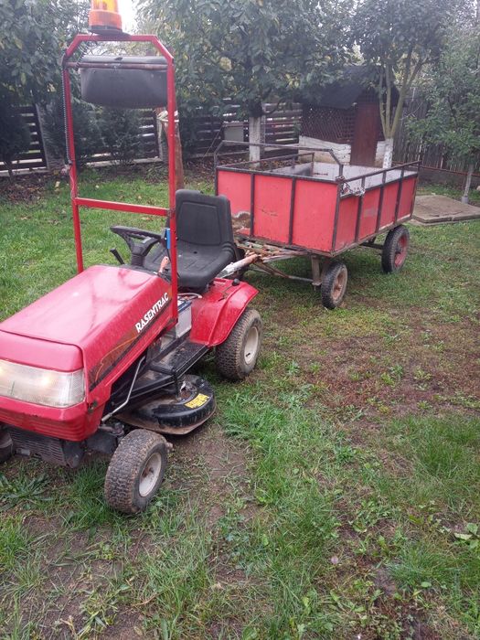 Tractoras tuns gazon