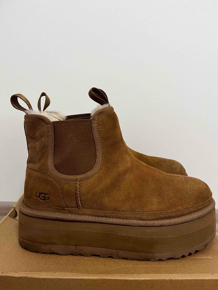 UGG  Neumel Platform Chelsea Boots