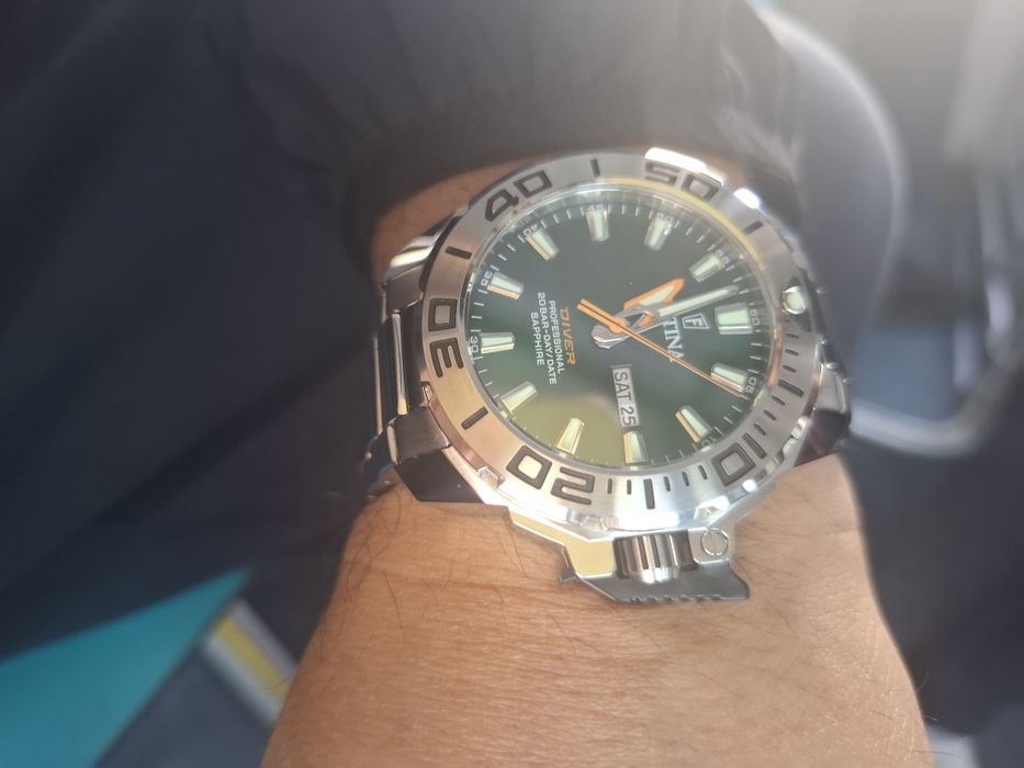 Продавам гаранционен часовник FESTINA F20665/2.