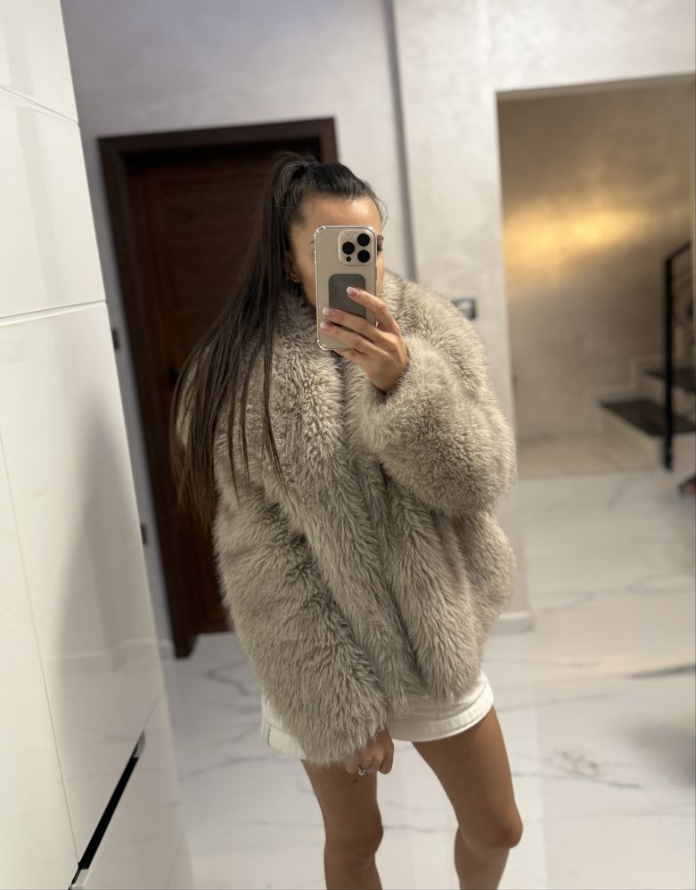 Палто ZARA косъм S размер