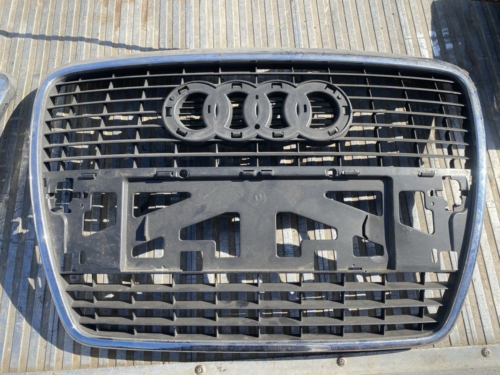 Grila Fata Audi A6 C6 Pret 400 lei