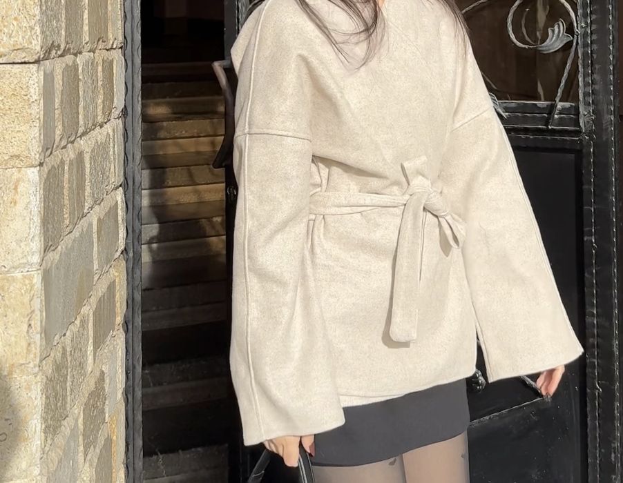 НОВО бежаво палто