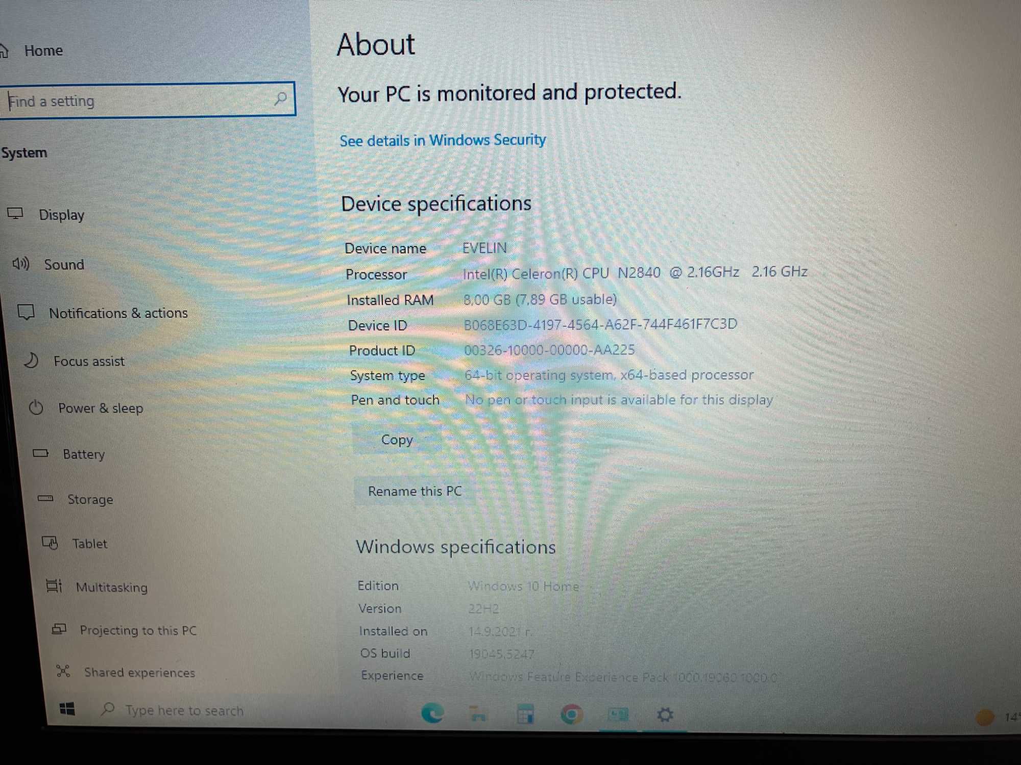 Продавам лаптоп Lenovo G50-30