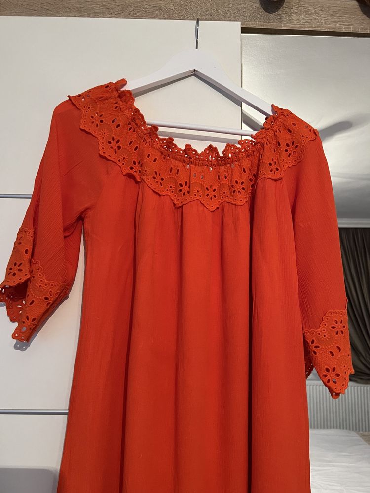 O rochita superba culoare orange