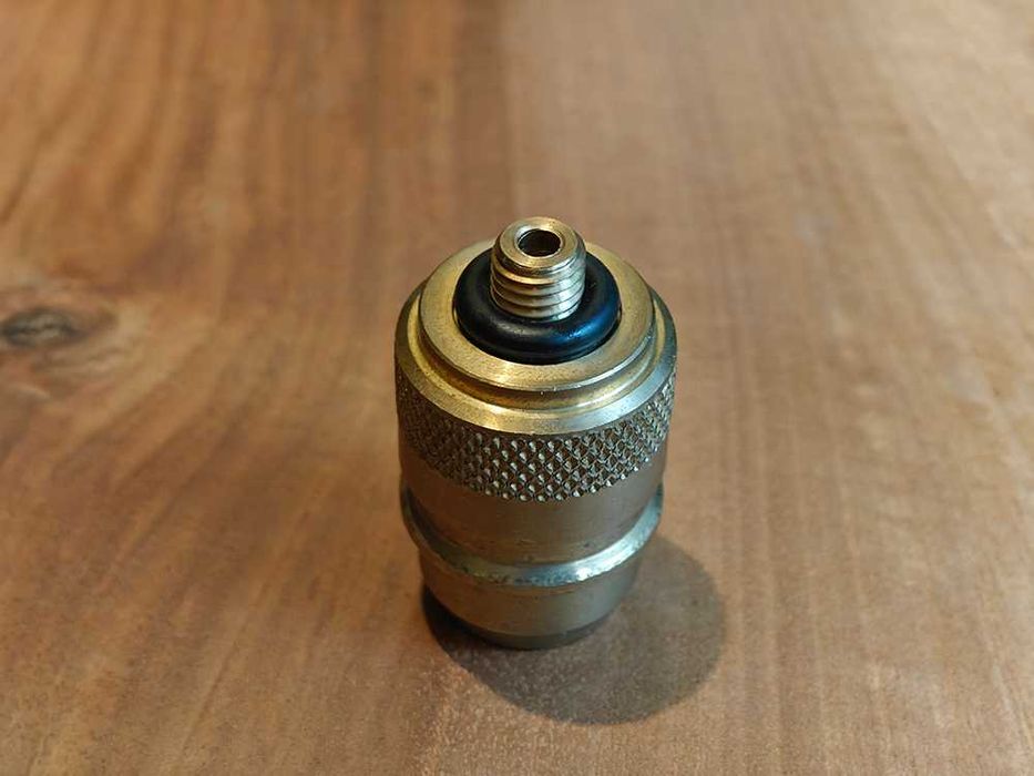 Адаптер за зареждане на газ в Испания М10 DREHMEISTER