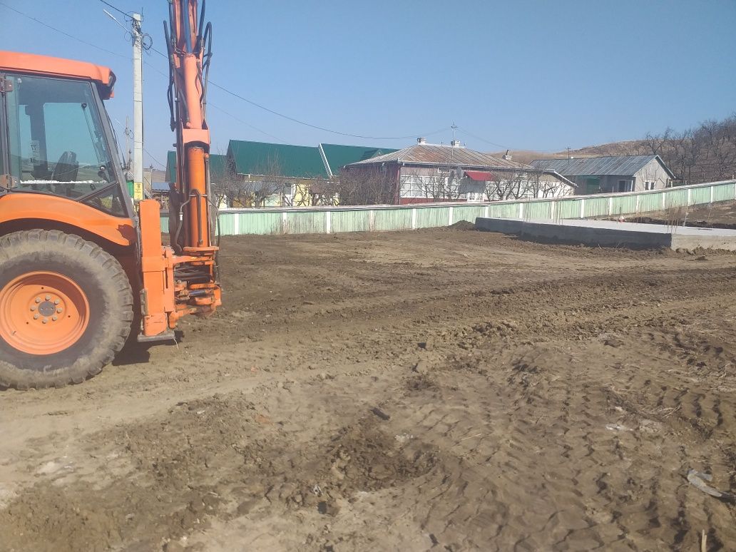 Inchiriez buldoexcavator,camion cu macara basculabil