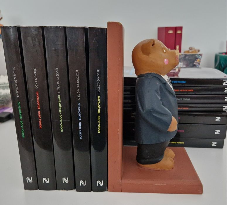 Opritor carti/ bookend