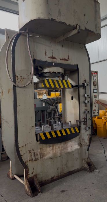 Гидравлический пресс 400 тонн. рабочий состояние