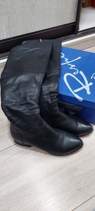 Демисезонные сапоги (ботфорты) из натуральной кожи 35размер, на узкое