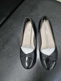 Нови дамски елегантни обувки на нисък ток