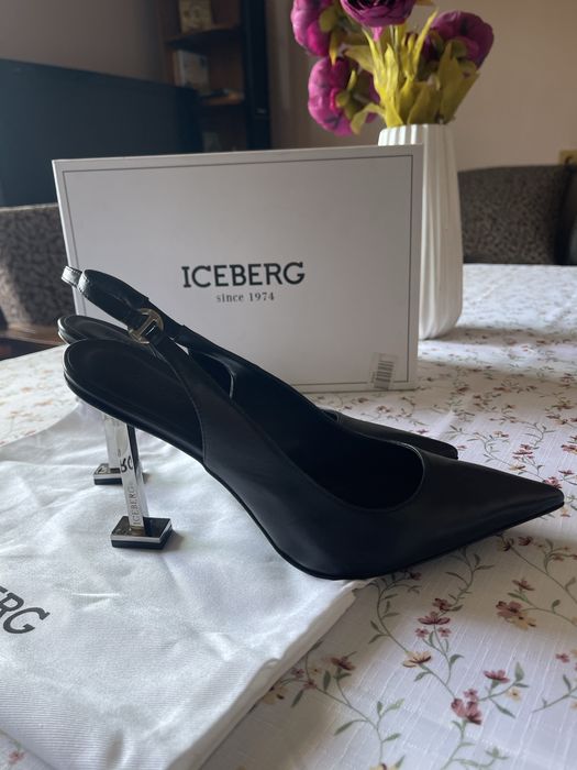 Обувки с висок ток Iceberg