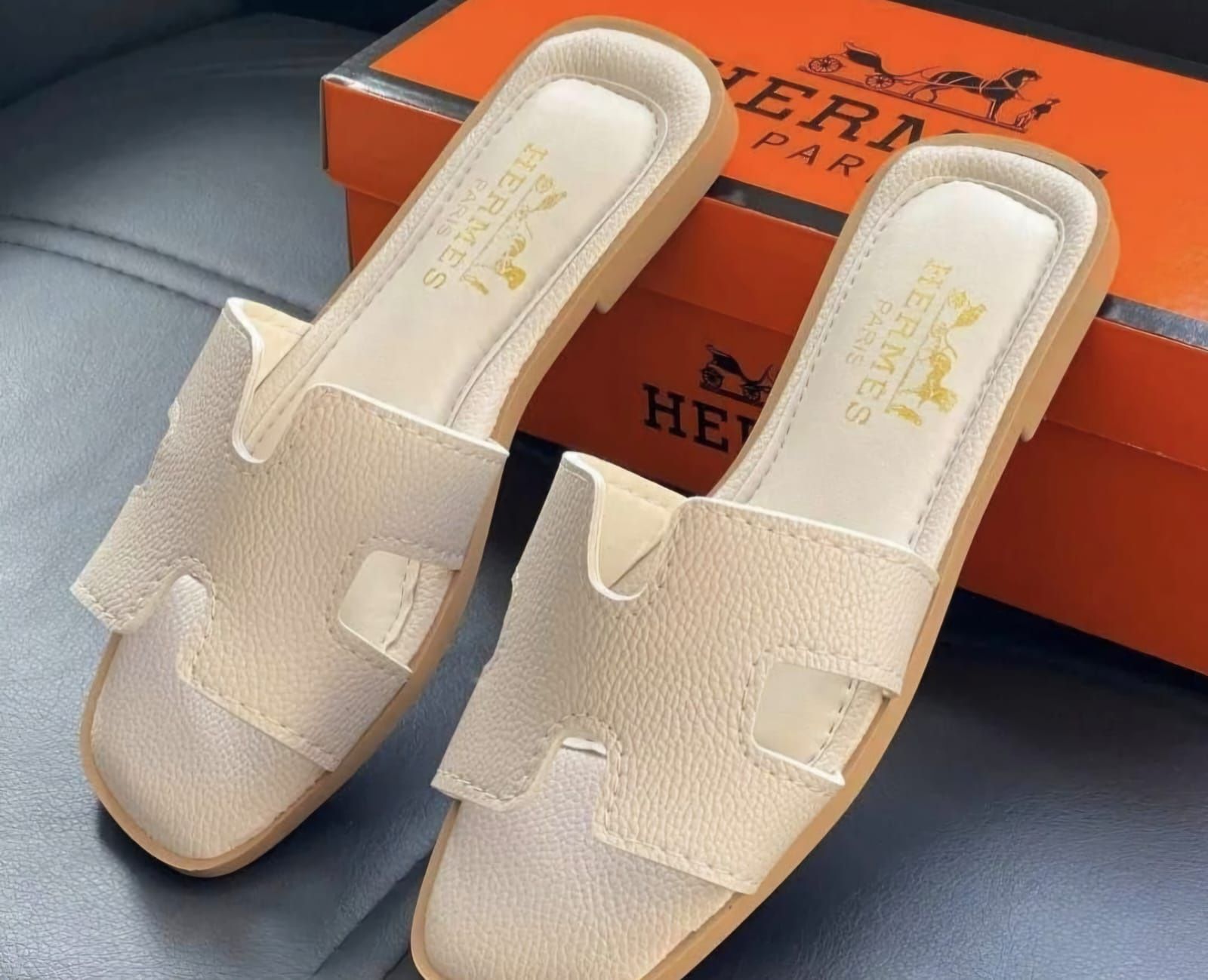 Papuci.dama Hermes noi.