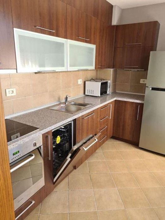 Дава се под наем Тристаен апартамент в Пловдив, Център - 120 кв.м за 700 € - Снимка #1