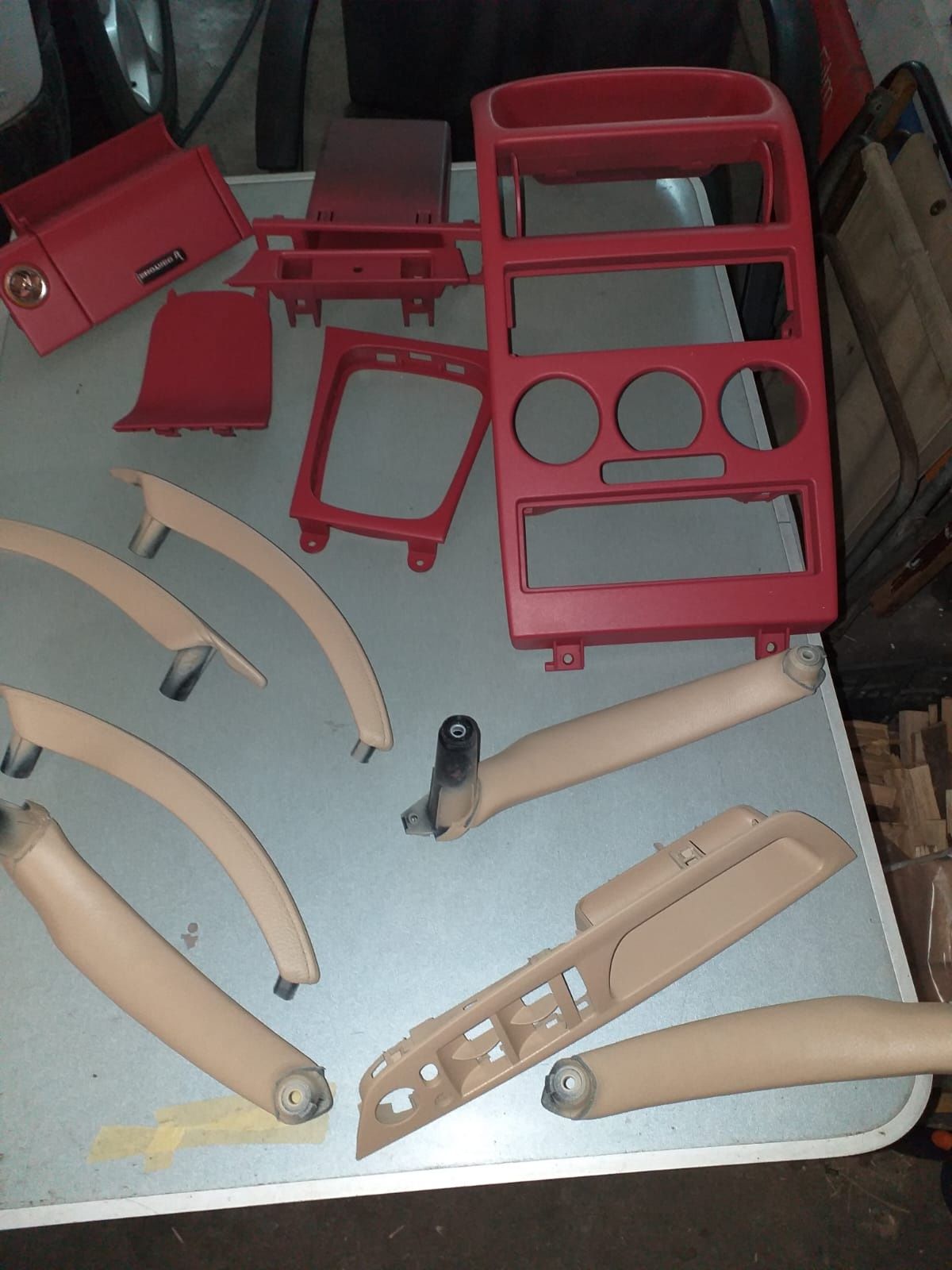 Reparatii zgarieturi plastice interior auto vopsire console bord auto