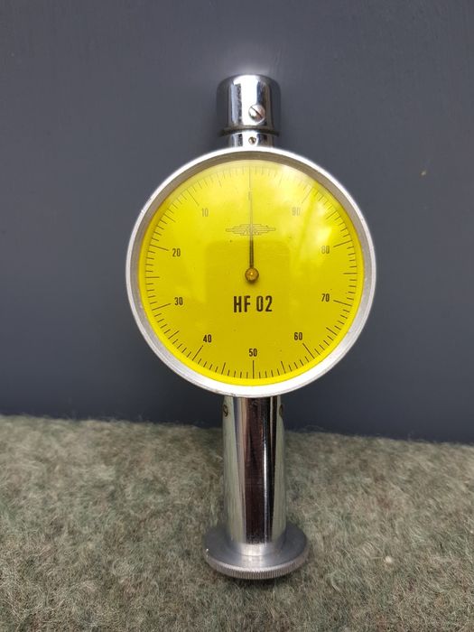 Ceas comparator de  precizie