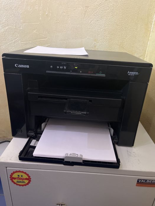 Продам принтер canon mf 3010, состояние отличное,имеется запасоной кар
