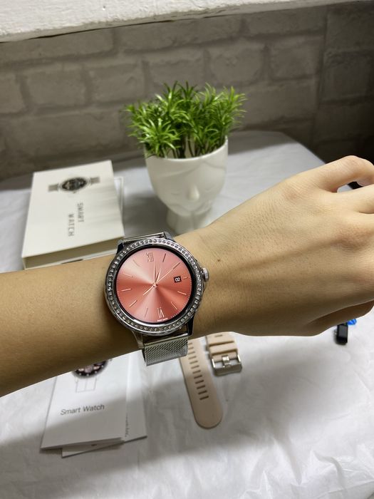 Elegance – интелигентен дамски часовник с Bluetooth и известия