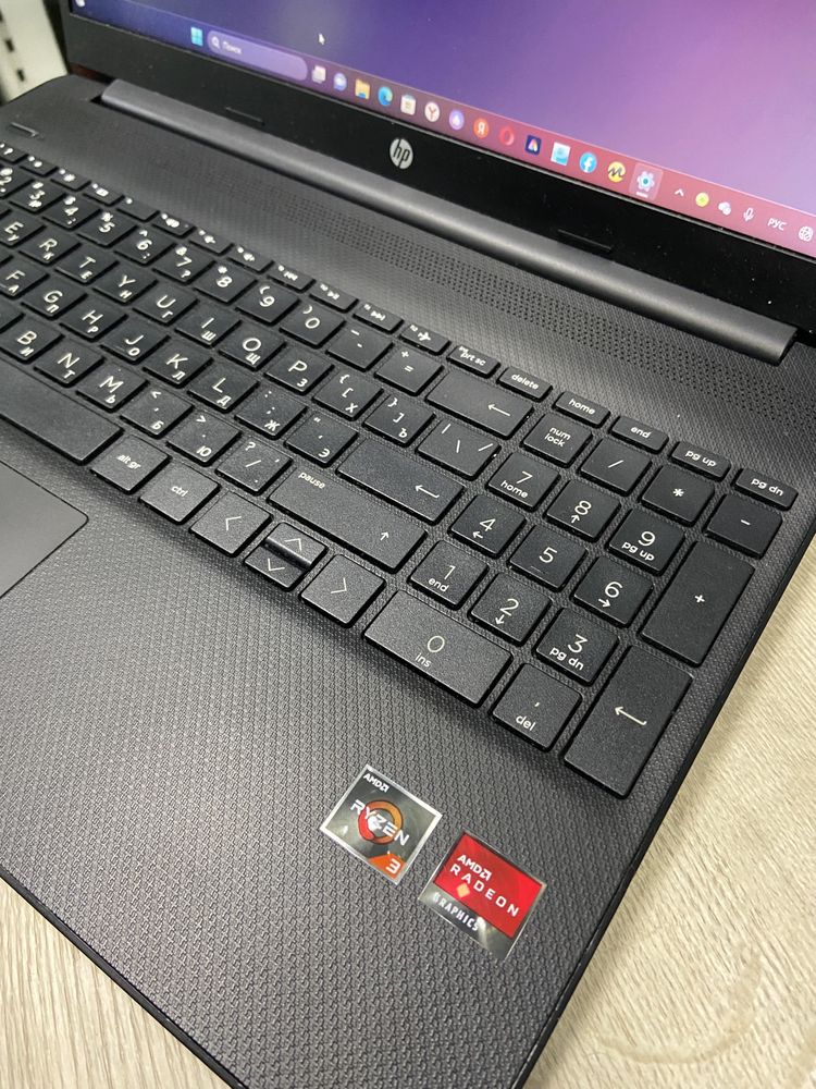 Ноутбук бизнес класса HP 15s | Ryzen 3-3250U | 8GB | 128GB